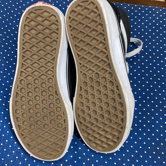 Youth Vans - Picture 5 of 5